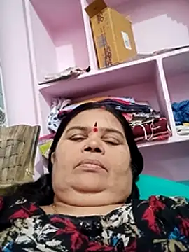 Snapshot of dheepika11 chatting on June 4, 5:46 am dheepika11 online show from June 4, 5:46 am