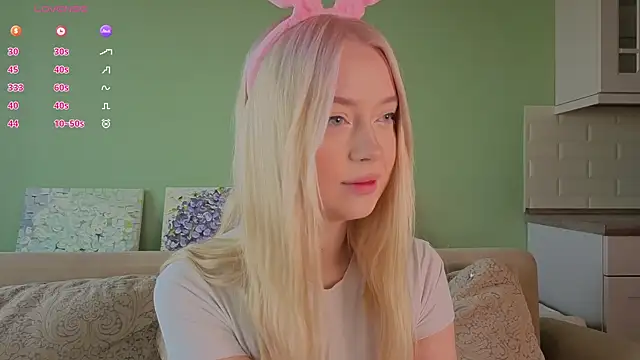 Snapshot of Chanelbayerr chatting on May 14, 3:24 am Chanelbayerr online show from May 14, 3:24 am