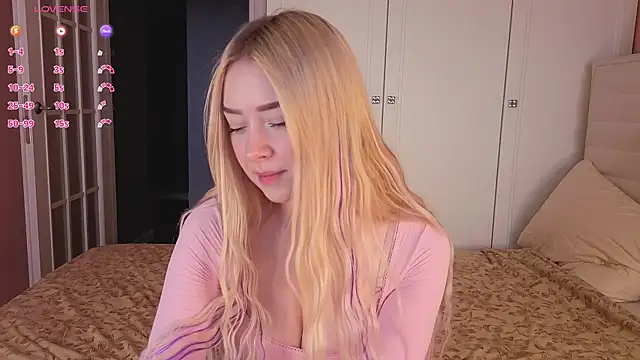 Chanelbayerr online show from August 4, 5:21 am