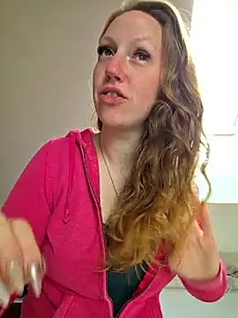 Snapshot of SweetGermanAlina chatting on June 15, 1:35 pm SweetGermanAlina online show from June 15, 1:35 pm