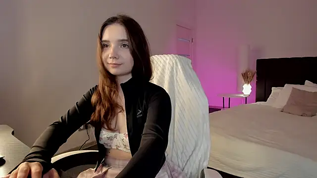 Elvienne online show from June 10, 3:18 am