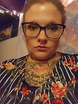 leighlamarie online show from August 9, 9:36 am