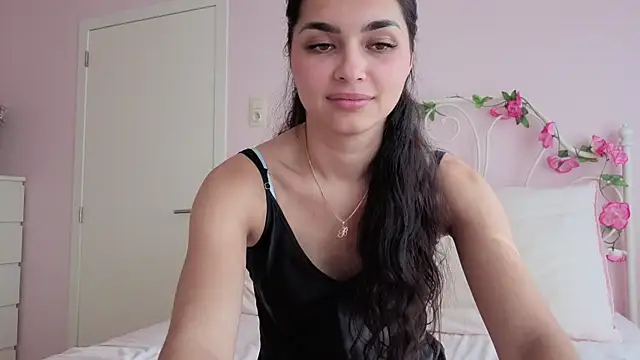 yourbella37 online show from July 5, 4:47 pm