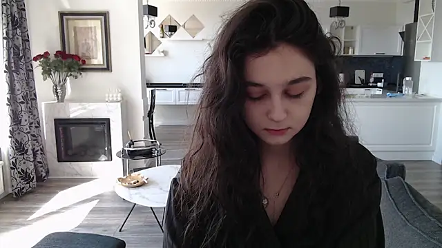 cute lilia online show from May 5, 7:16 am
