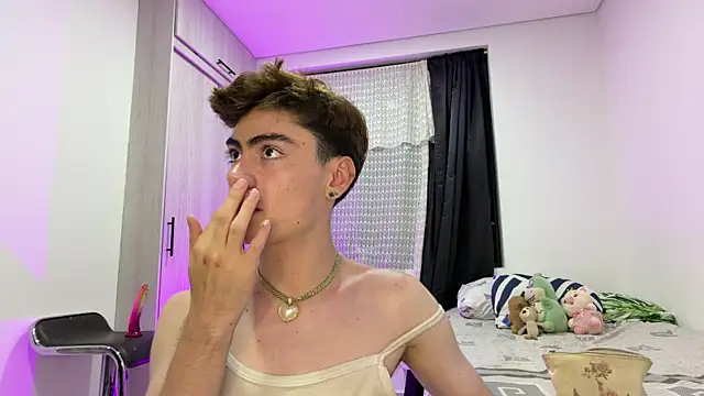  peachyboy online show from July 4, 4:18 am