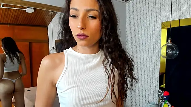 Snapshot of ANAMARIAMD chatting on June 2, 8:22 pm ANAMARIAMD online show from June 2, 8:22 pm