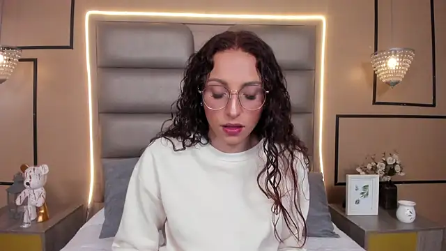 ANAMARIAMD online show from July 21, 9:06 pm