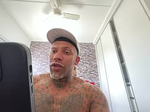 Maxloirinho online show from May 5, 5:21 pm