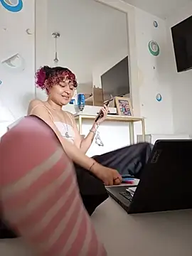 Ari vibesX online show from August 3, 10:02 pm