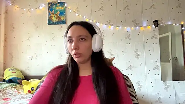 Snapshot of SheeringGape chatting on May 18, 1:13 am SheeringGape online show from May 18, 1:13 am