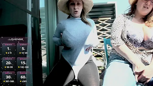 BrinaLovee online show from May 16, 6:32 am