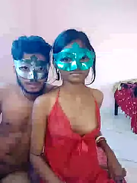 Snapshot of husband_wife_12 chatting on May 28, 9:28 am husband wife 12 online show from May 28, 9:28 am
