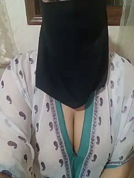 spicydalou3a online show from June 7, 6:44 pm