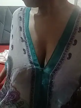 spicydalou3a online show from July 15, 2:44 pm