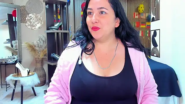 Snapshot of BBWLuxuryMuse chatting on July 15, 11:48 am BBWLuxuryMuse online show from July 15, 11:48 am