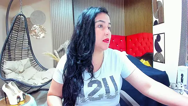 Snapshot of BBWLuxuryMuse chatting on July 28, 12:48 pm BBWLuxuryMuse online show from July 28, 12:48 pm