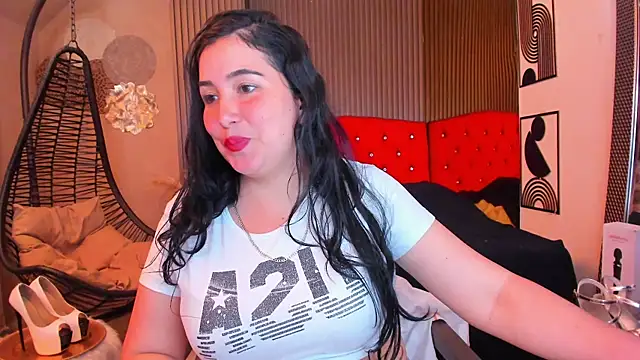Snapshot of BBWLuxuryMuse chatting on July 28, 2:13 pm BBWLuxuryMuse online show from July 28, 2:13 pm