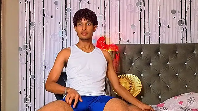 Snapshot of Alex_Bloom chatting on June 17, 7:15 pm Alex Bloom online show from June 17, 7:15 pm