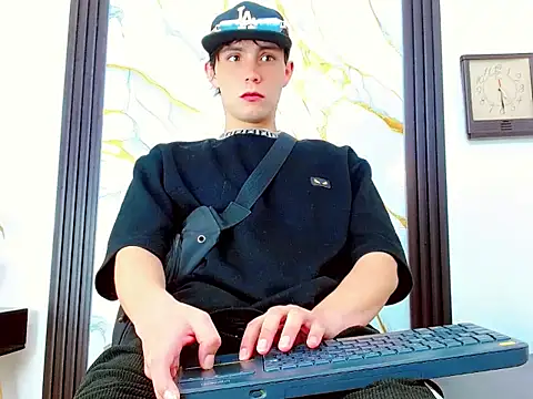Snapshot of _Anubis__ chatting on August 3, 6:44 pm Anubis online show from August 3, 6:44 pm