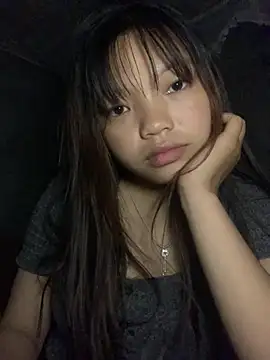Snapshot of Cham-py chatting on May 9, 1:55 am Cham-py online show from May 9, 1:55 am
