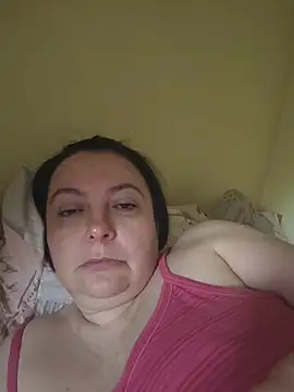 Snapshot of EmmaEmmy40 chatting on June 1, 3:47 pm EmmaEmmy40 online show from June 1, 3:47 pm