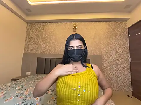 Miss Heer online show from August 4, 5:59 pm