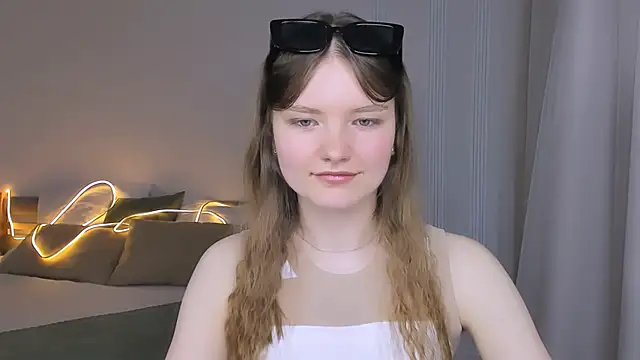 LookEva online show from May 24, 3:22 am