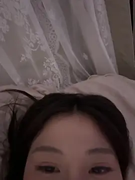 liuliu-x online show from May 6, 1:27 pm