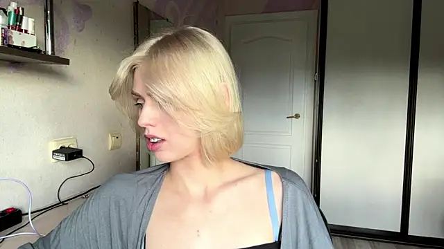 ScarlettRosy online show from June 15, 4:09 pm
