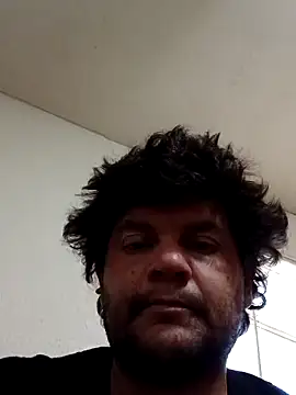 matdog027374 online show from May 7, 1:49 pm
