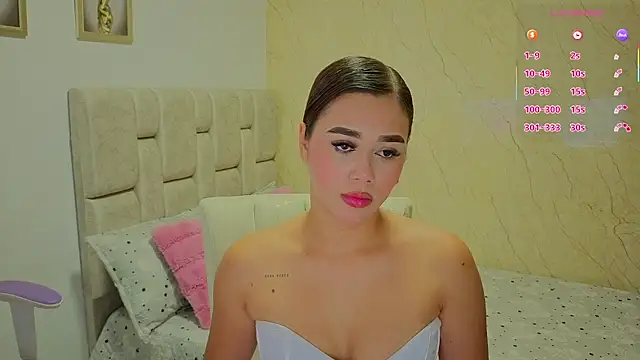 Naomilaurent online show from July 20, 11:29 pm