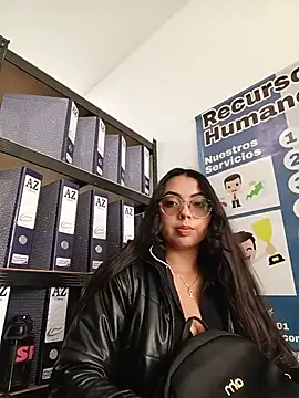 JENNIFER  03 online show from May 25, 2:45 pm