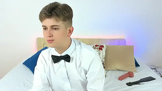 Miless Cooper online show from June 20, 3:20 am