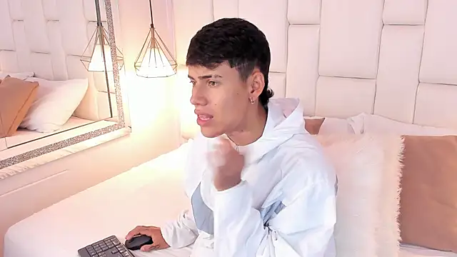 JacobFerrer online show from June 18, 5:39 pm