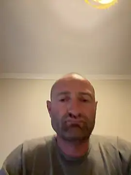 Snapshot of vladgree chatting on May 5, 5:04 am vladgree online show from May 5, 5:04 am