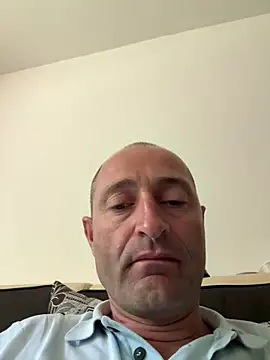 Snapshot of vladgree chatting on May 10, 7:13 am vladgree online show from May 10, 7:13 am
