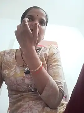 Snapshot of Student_garl_1 chatting on July 3, 11:38 am Student garl 1 online show from July 3, 11:38 am