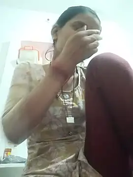 Snapshot of Student_garl_1 chatting on July 4, 1:01 am Student garl 1 online show from July 4, 1:01 am