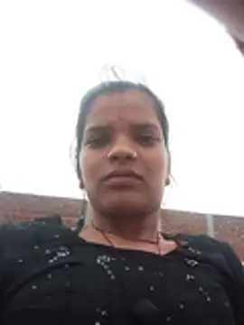 Snapshot of Student_garl_1 chatting on August 4, 11:24 am Student garl 1 online show from August 4, 11:24 am