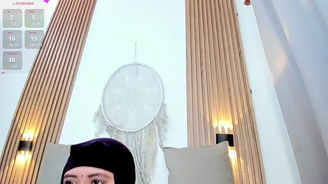 yasmin dina online show from June 1, 3:14 pm