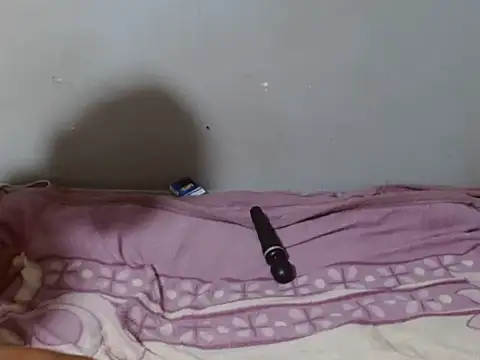 petitekaylaXxx online show from May 14, 12:39 am