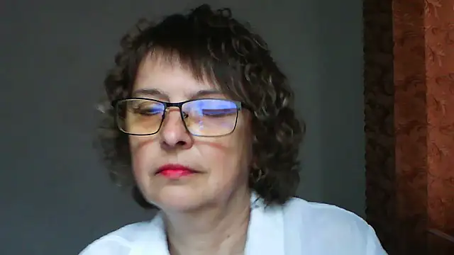 ElizabethGorden online show from June 1, 11:34 am