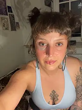 EmilieBraun online show from May 5, 8:39 pm