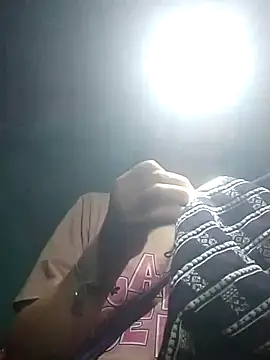 Snapshot of yeuanh1 chatting on July 6, 12:24 pm yeuanh1 online show from July 6, 12:24 pm