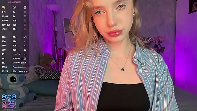 Snapshot of Eve_Dark_Side chatting on June 13, 5:49 am Eve Dark Side online show from June 13, 5:49 am