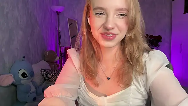 Snapshot of Eve_Dark_Side chatting on June 17, 6:05 am Eve Dark Side online show from June 17, 6:05 am
