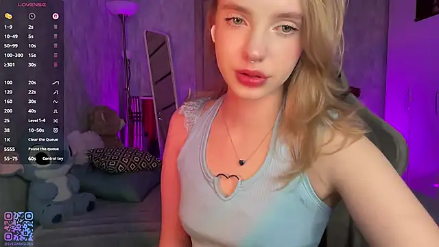 Snapshot of Eve_Dark_Side chatting on June 19, 5:56 am Eve Dark Side online show from June 19, 5:56 am
