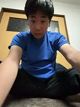 YuuYuu 010 online show from May 5, 11:18 am