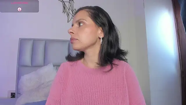 Shanttal queen online show from May 6, 2:33 pm