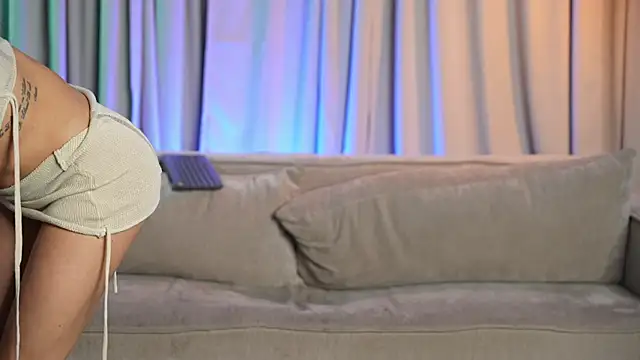 Mia ocampo online show from July 8, 1:04 pm